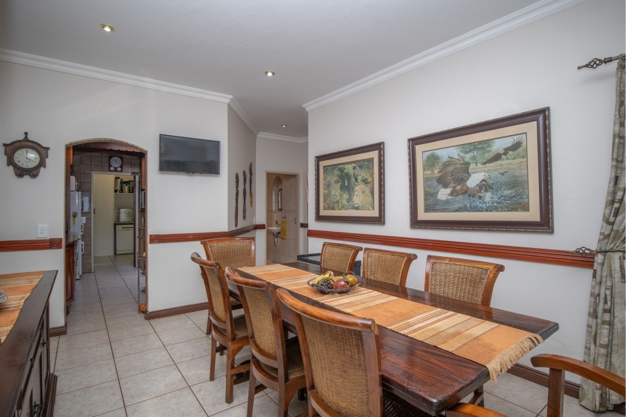 5 Bedroom Property for Sale in Ifafi North West